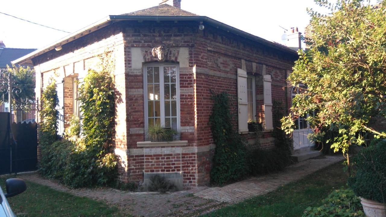 ホテル Le Jardin Des Ecureuils Demuin エクステリア 写真